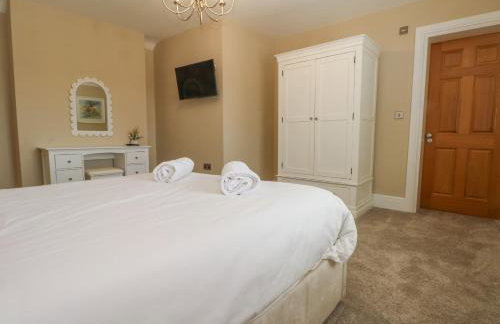 Meadow Manor And Spa - Photo 55