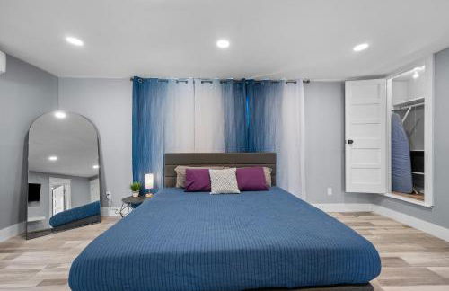 Modern Studio Retreat with Workspace in Houston - Foto 3