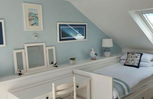 Sea Crest, Beautiful home in Tenby with sea views - Photo 12