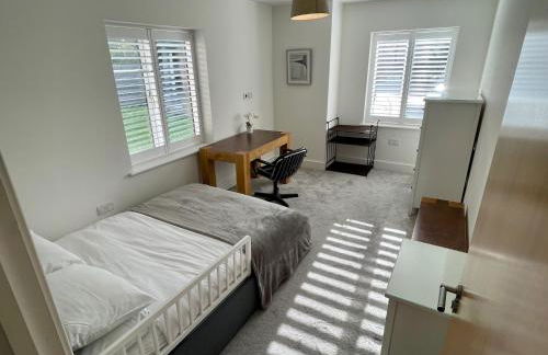 2 Bed 2 Bathroom Gated Apartment 1 Inc free Parking - Foto 9