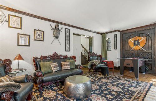 Castle Stay by Gathering Place Hot Tub & Fire Pit - Foto 9