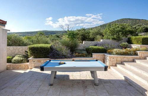 Villa True Oasis with Heated Pool - Photo 24