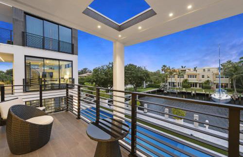 Three Story Waterfront Villa with Basketball and Mini Golf - Foto 53