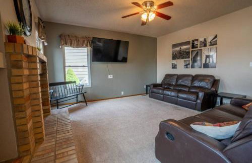 Hillcrest Chalet - Spa - Firepit - Views - USAFA - Foto 32