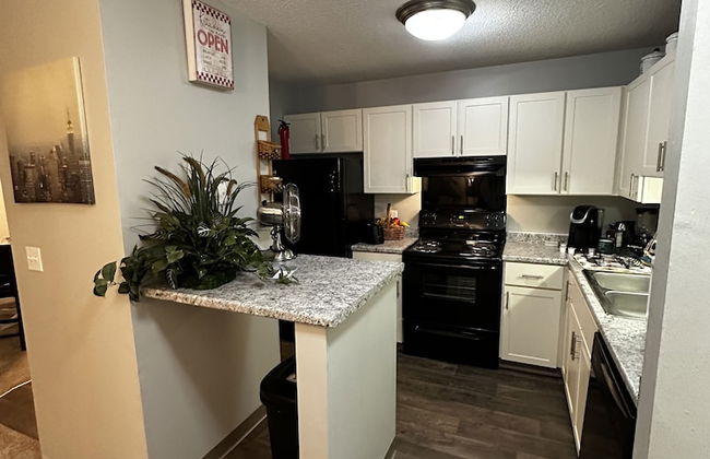 New-20p off-Uptown Love MPLS next to Fun - Foto 25