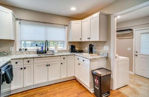 Home 14 Mi to Highpoint Health with Fenced Yard! - Foto 9