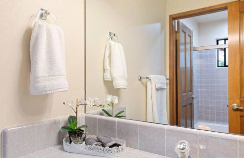 Cozy 3BR Dog-Friendly Cabin- Level 2 EV Chgr - Photo 21