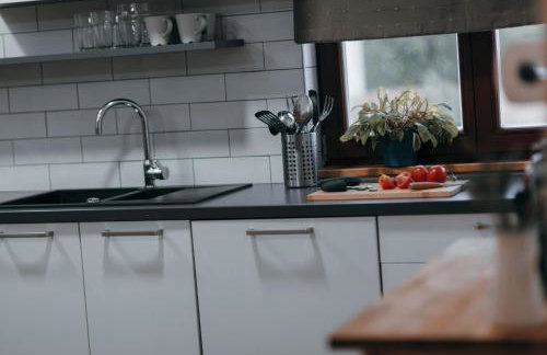 Cozy country home with heated outdoor pool - Photo 26