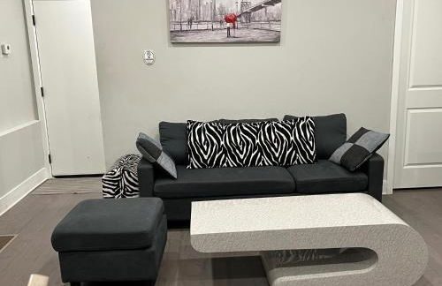 Charming 3BR 2BA with Private Patio - Foto 21