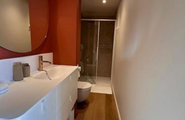 Au 8 à Meursault, Magnifique maison Bourguignonne au pied des vignes, jardin, places de parking privée - Foto 30