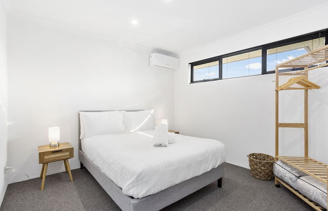 Perth Airport Hideaway - Photo 2