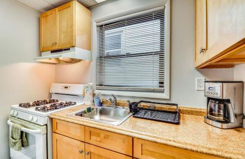 Cozy Keansburg Cottage Walk to Beach and Boardwalk! - Foto 11