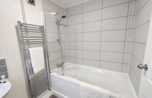 St Johns Hse-Sleeps 6-Fully Equipped-Workers-short, long stays - Foto 10