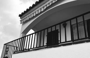 Hola Apartments P28 - Photo 2