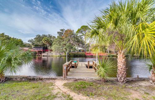 Riverfront Fishers Paradise in Florida with Dock! - Foto 22