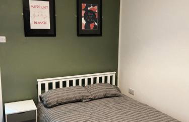 ResiLets - Plessey Road House, Large, Modern Home - Foto 6