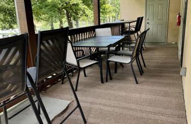 Lakefront Condo A-1 with Large Balcony - Foto 18