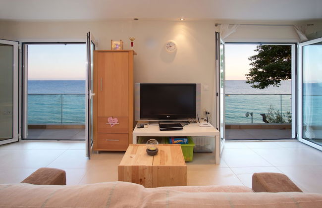 Infinity Beach House - Photo 23