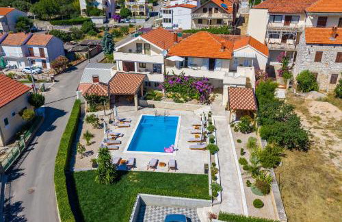 Merita Apartments with Pool - Photo 4