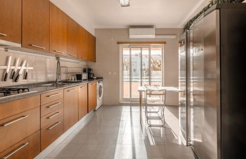 Lux Apt in Priv Condo with Pool, near Beach, Parking & Easy Access to Lisbon - Foto 78