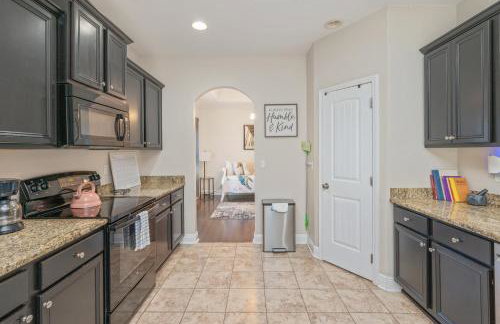 Cozy Retreat with Patio, Big Kitchen and Fishing Nearby - Foto 14