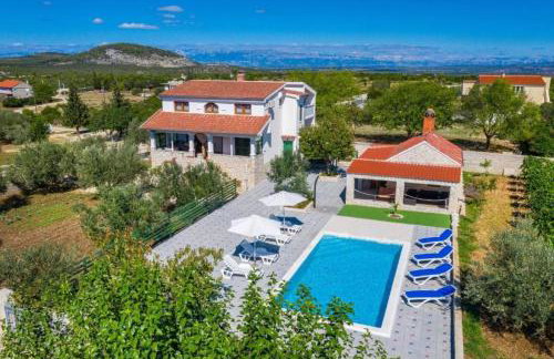Holiday Home Tonka with pool - Foto 1