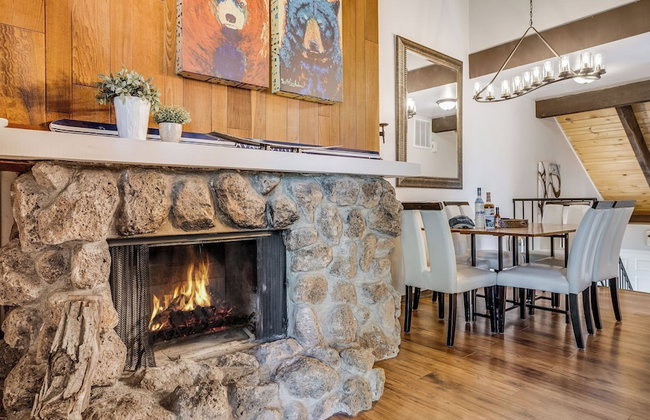 Pinegrove by Avantstay Beautiful Villas Condo Just Outside Tahoe City! - Foto 32