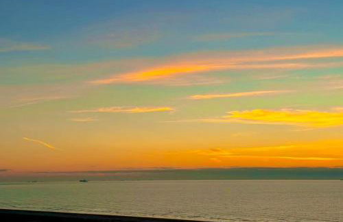 Life's better Salty -Welcome to Serenity - Foto 4