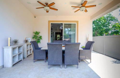 Regal 4 bed with hot tub close to Universal sleeps 15 - Foto 47