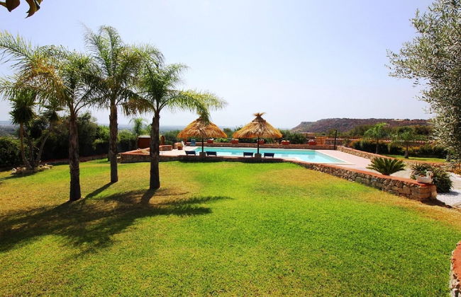 Inviting Holiday Home With Private Pool - Foto 19