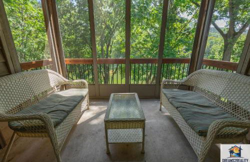 3BR Condo with Lake View - Trout Fishing - Playground - 2 Pools - Stairs Required - FREE TICKETS INCLUDED - PR69-9 - Foto 60