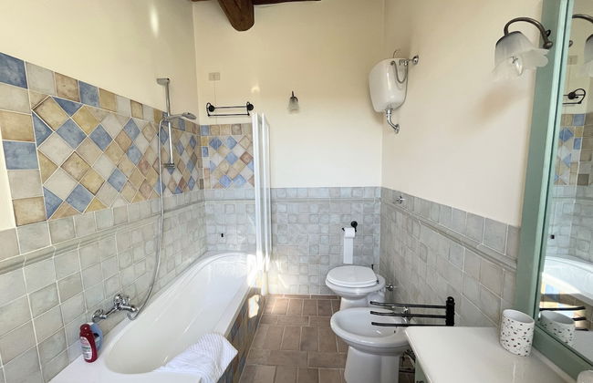 Detached Villa - Sleeps 10 - Pool - Pergola - Playground for Children - Wifi - Foto 42