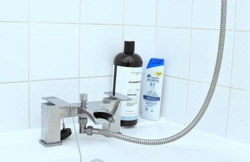 Tranquil Stays at 3 bedroom House in Dagenham - Foto 39