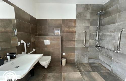 Gîte rénové avec piscine chauffée et jardin clos, à proximité des plages et de la campagne bio. - FR-1-426-531 - Foto 13