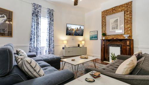 Uptown Spacious 4BD/3BA with Historic Charm - Foto 2