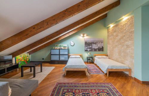 STAGABIN La Mansarda Panoramica Un Rifugio di Eleganza e Tranquillità - Foto 3