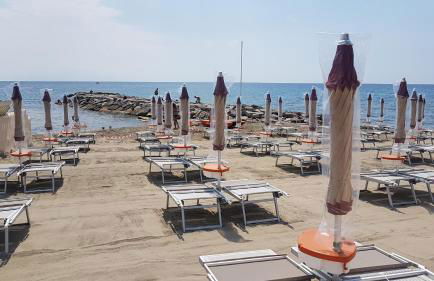 Vicino al mare sulla pista ciclabile - Foto 24