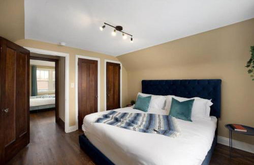 10 Mins To The Big House and Sleeps Up To 10 Guests - Foto 51