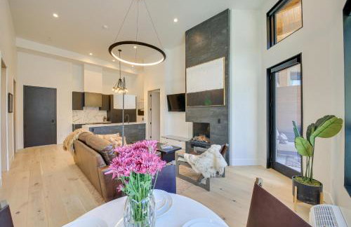 Luxe Schweitzer Condo with Hot Tub Ski-InandSki-Out! - Foto 1