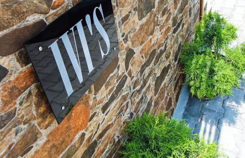 IVI'S KAVALA - Photo 1