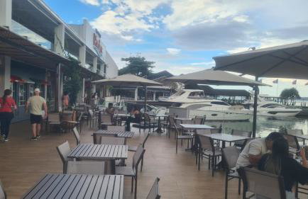 Apartamento com varanda de frente para o MAR - Angra dos Reis - Shopping Piratas - Portaria 24hs - Foto 32