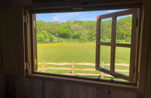 Whittlewood Shepherd's Hut in Silverstone, Cosy, Rural, Views - Photo 4