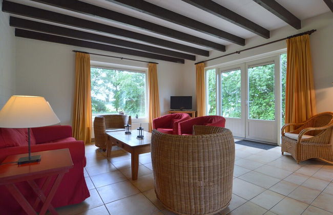 Holiday Home with Meadow View near Forests - Foto 9