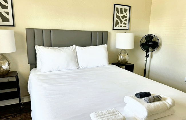 2 brs House With Fenced Yard Near the ZOO - Photo 2