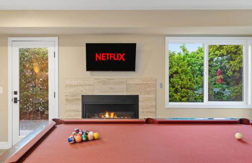 Oceanview Luxe Retreat with Rooftop - Foto 24