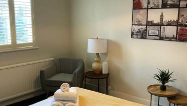 Cosy 1Bd Nestled in Teddington - Photo 5