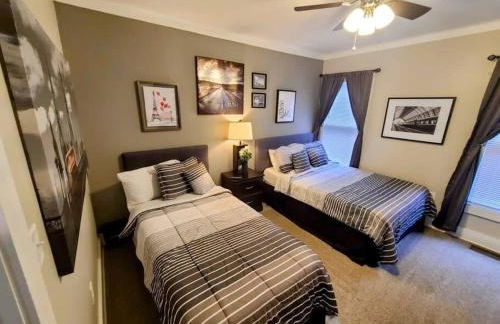 Downtown Kzoo with 3rd Floor Arcade Room - Foto 25