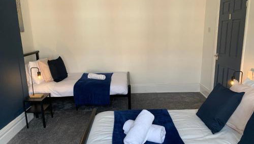 Windsor 4 - Spacious beautiful 4 bdrm maisonette nr Ncle free wifi free parking - Foto 2, towels