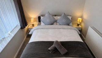 Charming 3 BR - NEC HS2- Long Stays Wifi Parking Airport - Foto 3