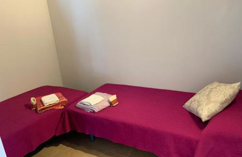 Agradable casa con chimenea y patio totalmente privado - Foto 8